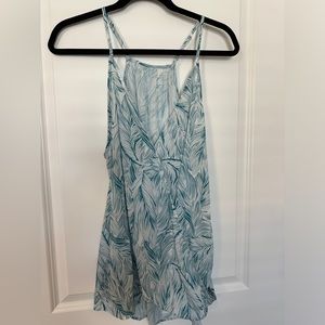 Cross front flowy tank top